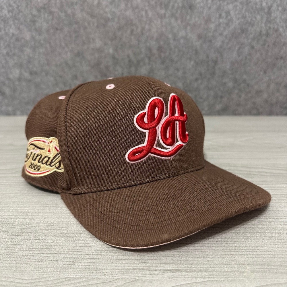 Mitchell & Ness Fitted‎ Hat Mens 7 5/8 Brown Sugar Bacon NBA Lakers Finals 2009